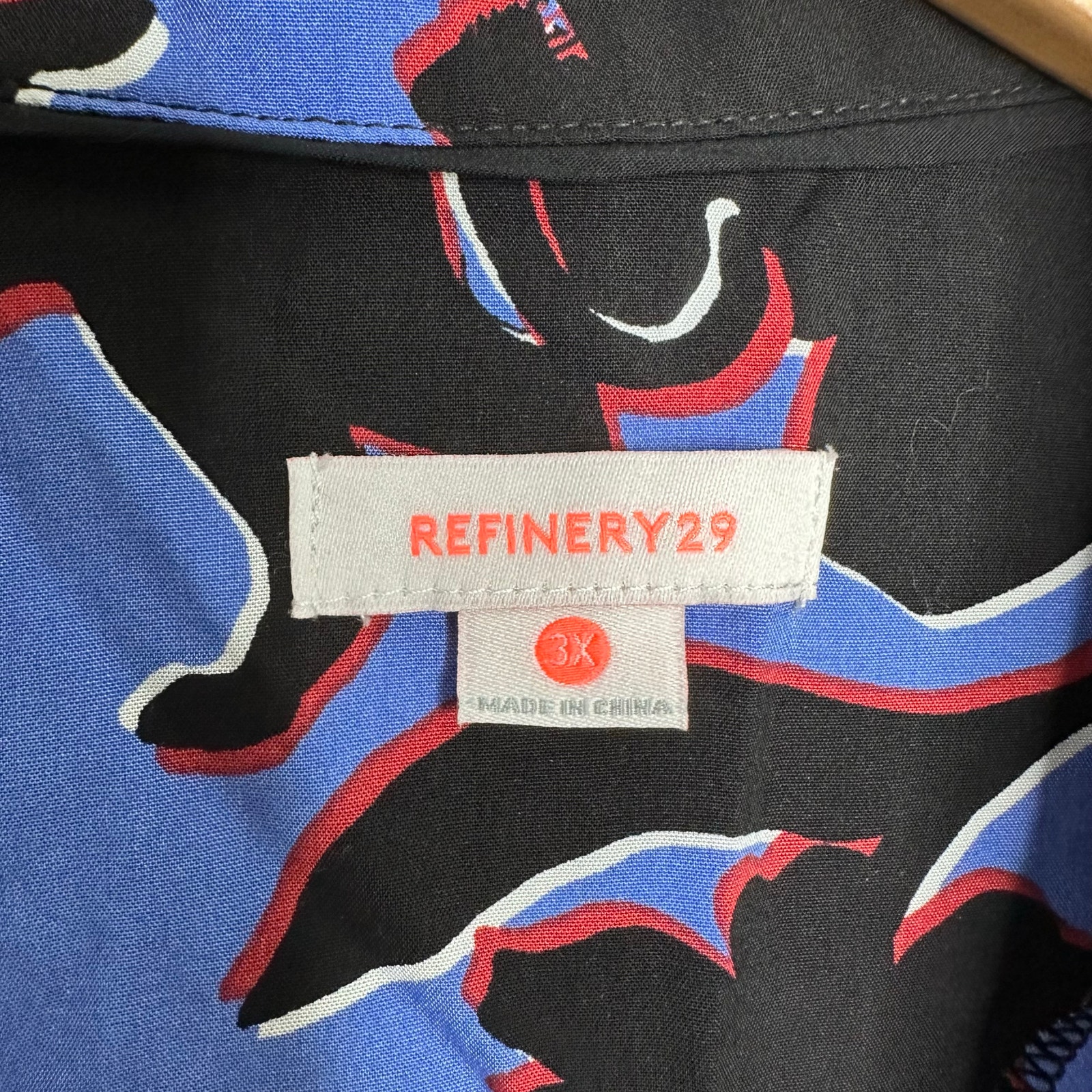 Refinery29 Panther Print Shirt Women 3x Blue Euc Bold Short Sleeve Camp Collar — image 3 of 8